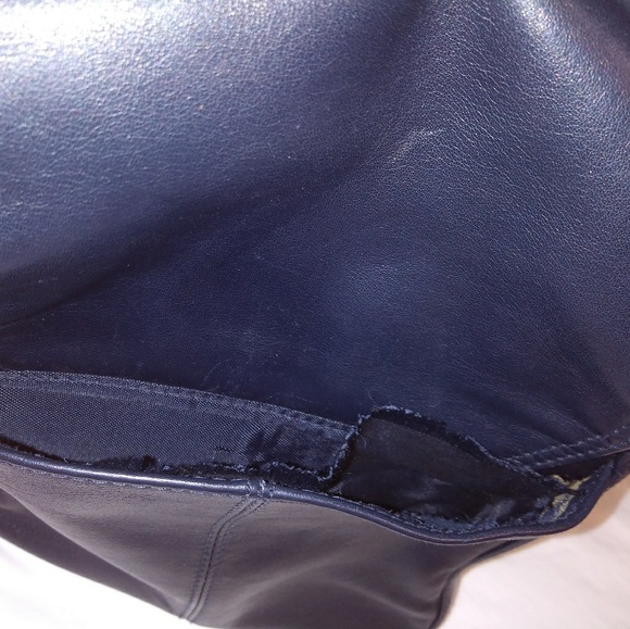 Worthington Navy Genuine Leather crossbody - Picture 7 of 8